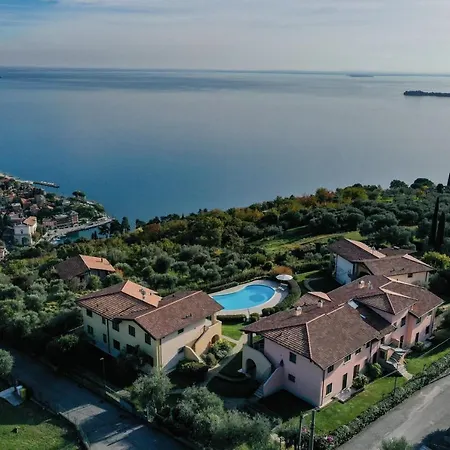 Felicity Toscolano Maderno